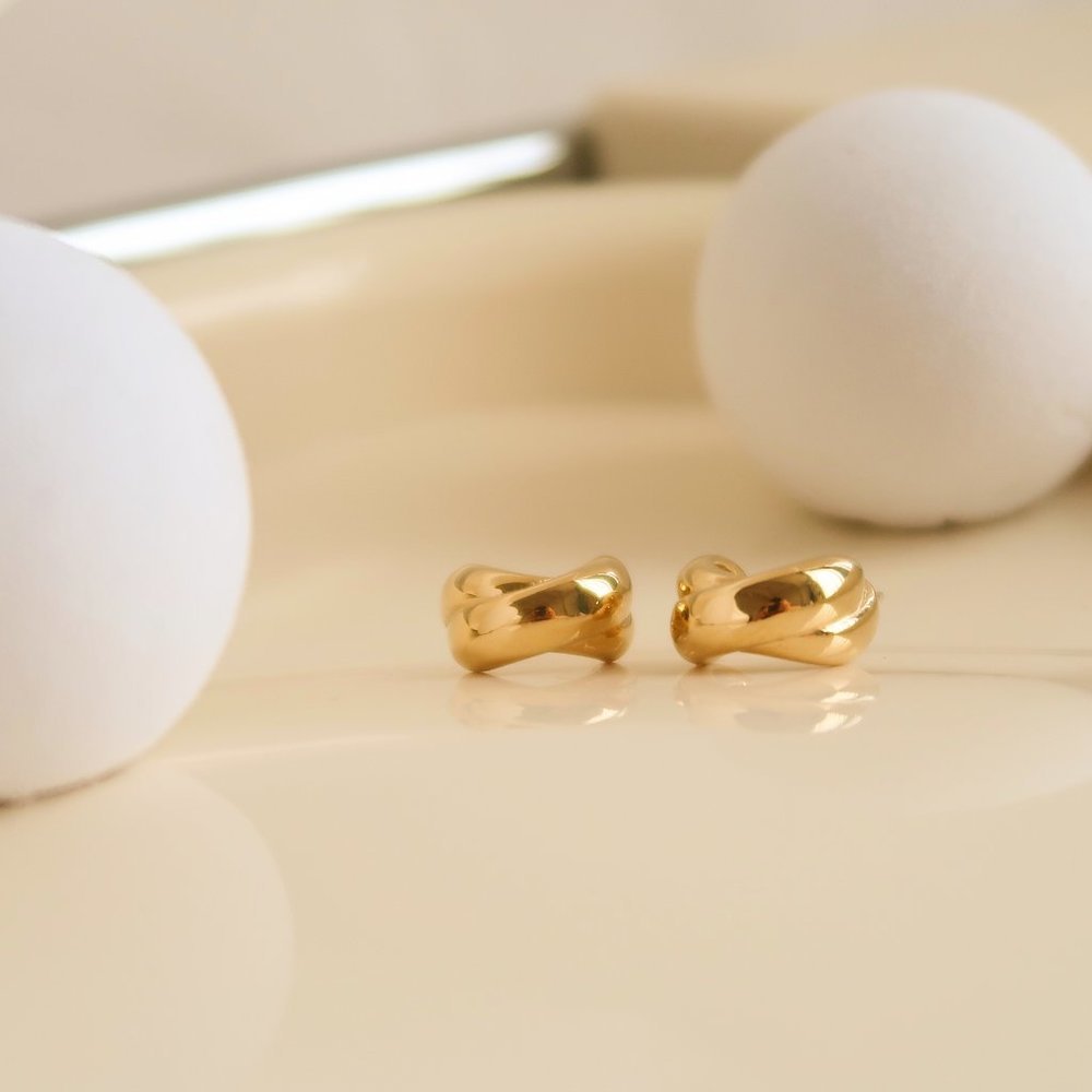 NEW 18K Gold Plated Double Cross Hoop Earrings - Picture 7 of 8